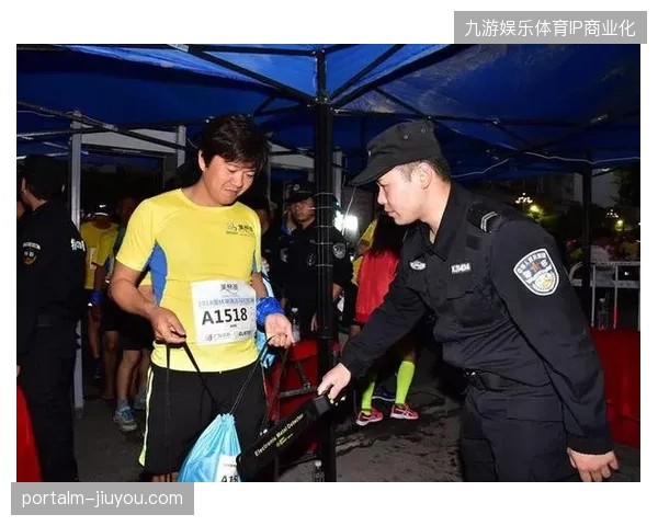 每平米传感点数达标后赛事安保中心能够自动比对异常人群特征